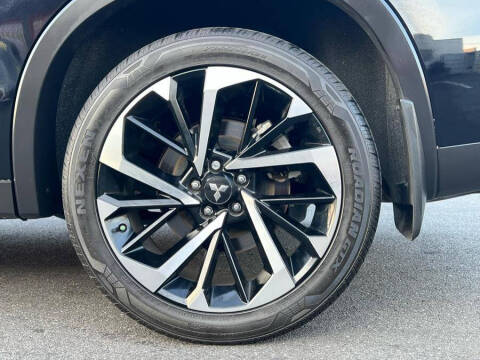 2022 Mitsubishi Outlander ES