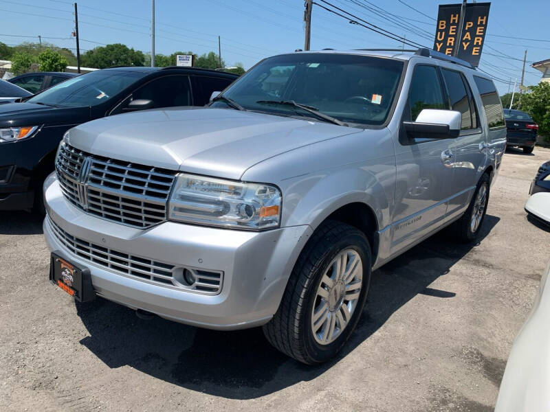 2011 Lincoln Navigator Base's photo