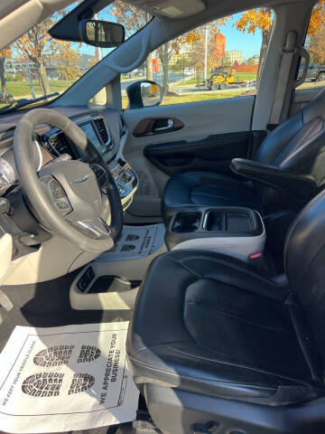 2020 Chrysler Voyager LXi