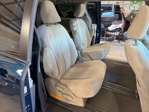 2012 Toyota Sienna LE 8-Passenger