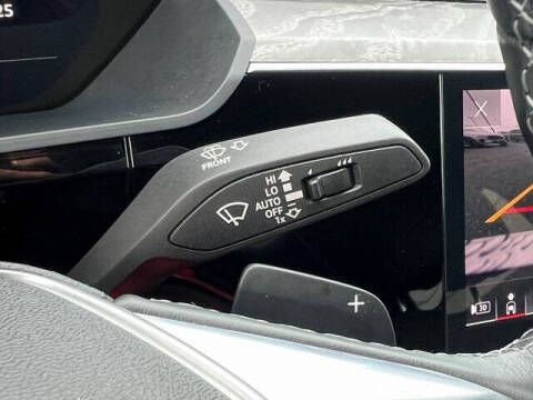 2024 Audi Q8 Sportback e-tron quattro Premium Plus S line