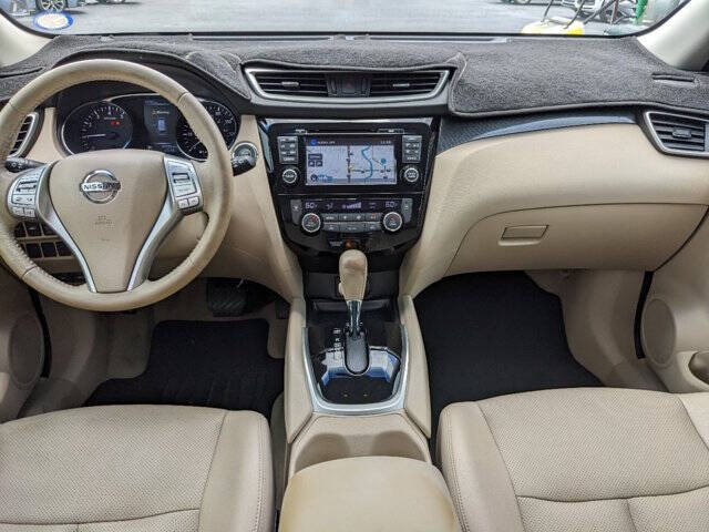 2015 Nissan Rogue 14