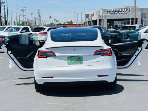 2023 Tesla Model 3 Performance