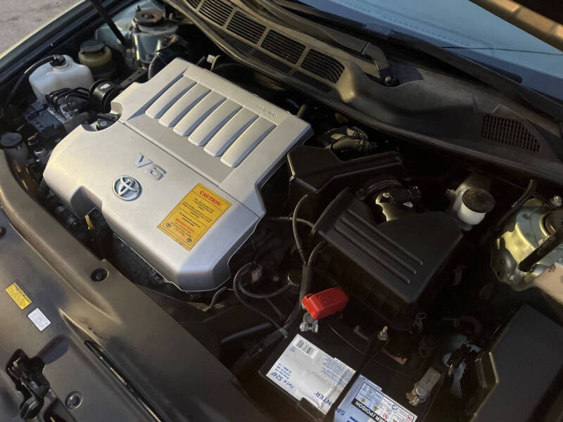 2010 Toyota Avalon XLS