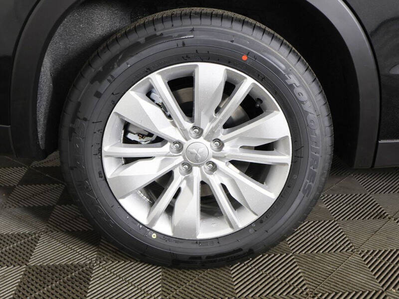 2026 Mitsubishi Outlander ES
