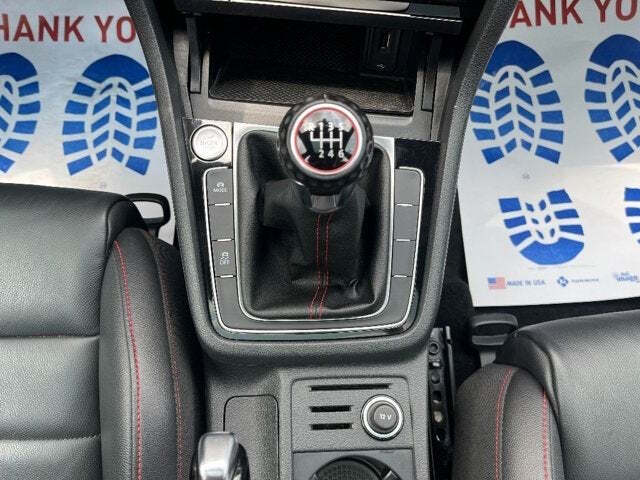 2019 Volkswagen Golf GTI 17