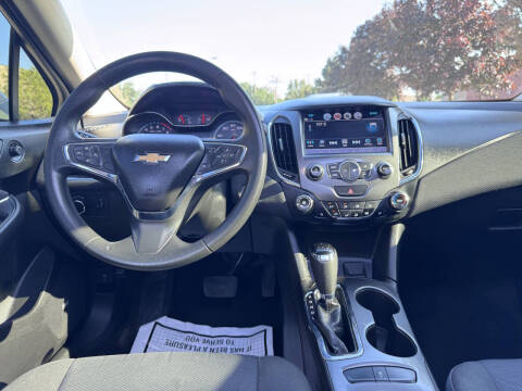 2018 Chevrolet Cruze LT Auto
