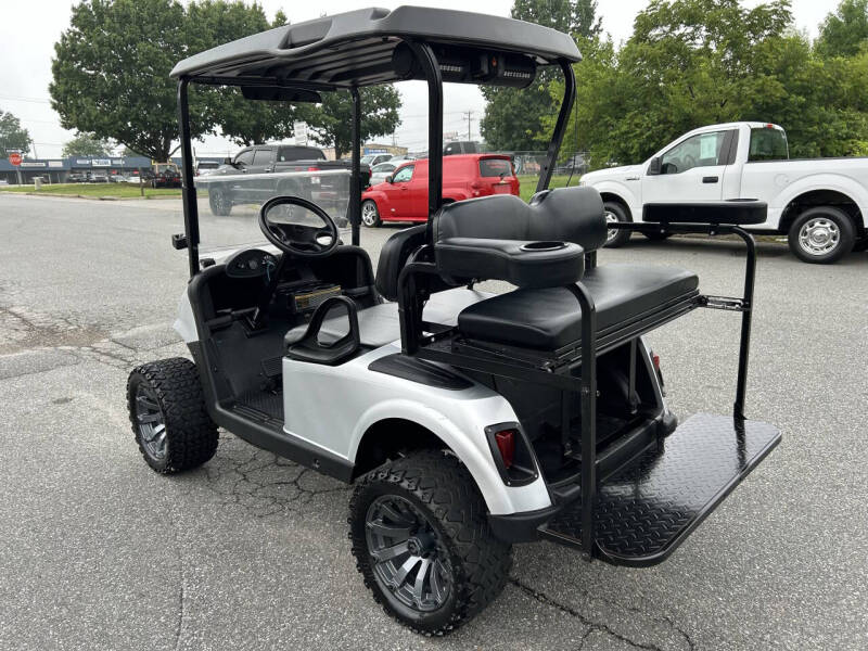 2016 E-Z-GO RXV