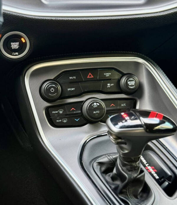 2020 Dodge Challenger SXT