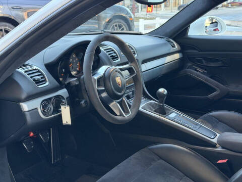 2016 Porsche Cayman GT4