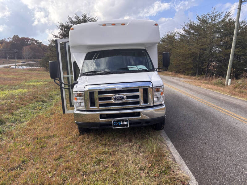 2017 Ford E-Series E-450 SD