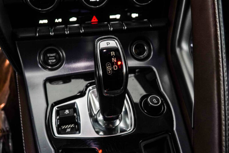 2018 Jaguar F-TYPE 296HP