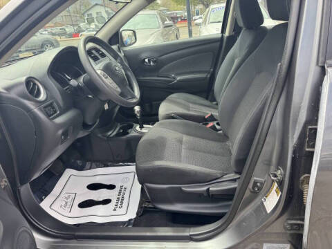 2016 Nissan Versa 1.6 SV