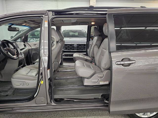 2017 Toyota Sienna XLE 7-Passenger