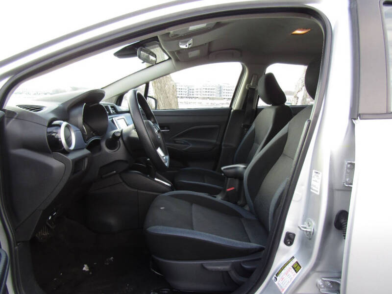 2023 Nissan Versa SV