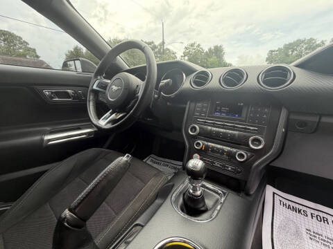 2017 Ford Mustang V6