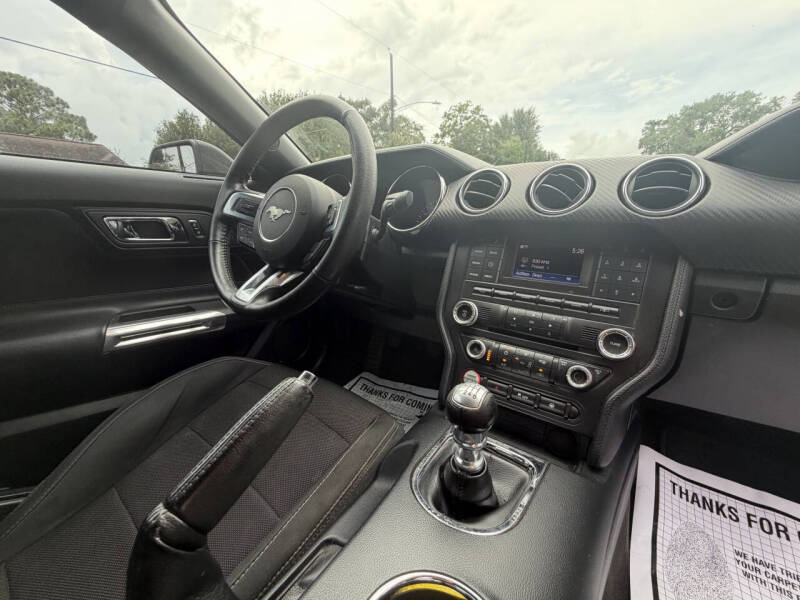 2017 Ford Mustang V6