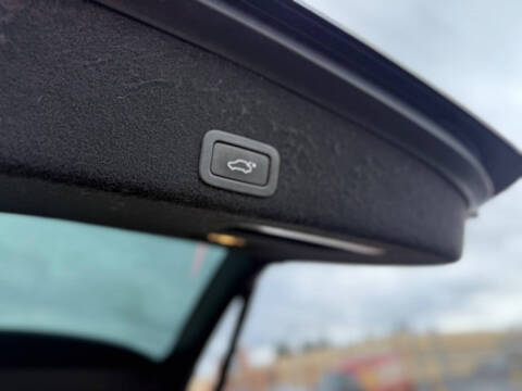 2016 Volvo XC60 T6 Drive-E R-Design Platinum