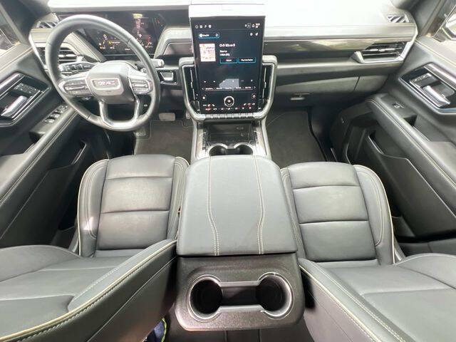 2025 GMC Yukon Elevation