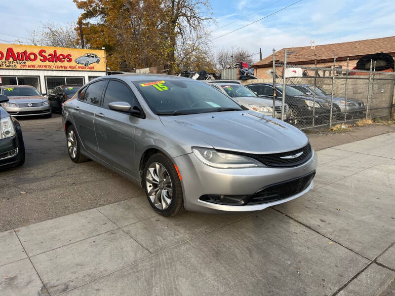 2015 Chrysler 200 null photo 2