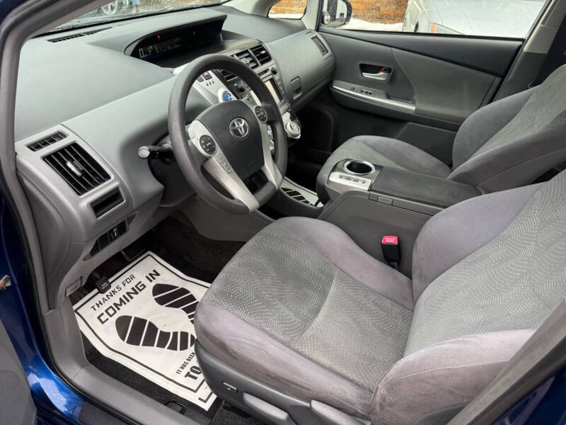 2013 Toyota Prius v Three