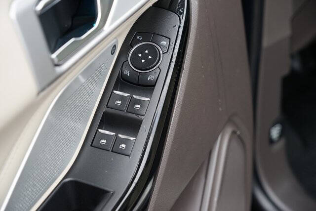 2022 Ford Explorer Hybrid Platinum