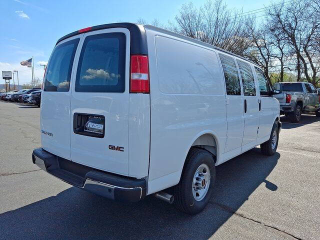 2026 GMC Savana 2500