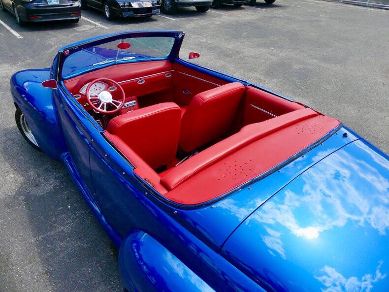 1948 Ford Super Deluxe
