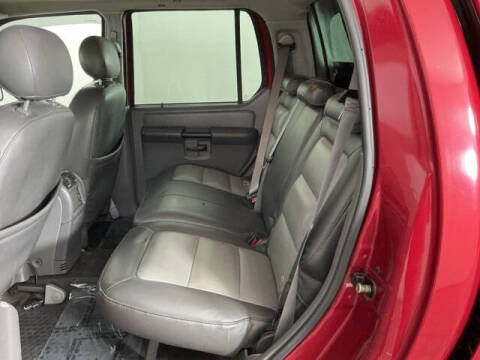 2004 Ford Explorer Sport Trac XLS