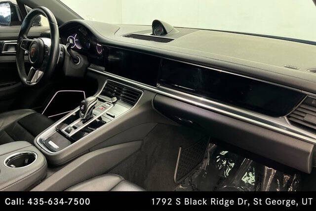 2017 Porsche Panamera 4