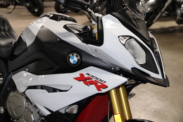 2016 BMW S1OOOXR