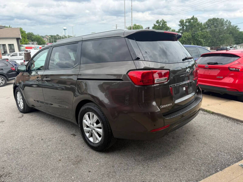 2017 Kia Sedona LX