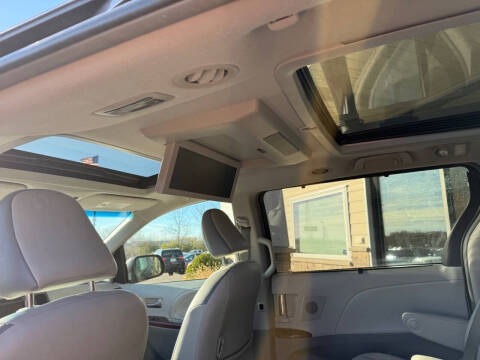 2014 Toyota Sienna Limited 7-Passenger