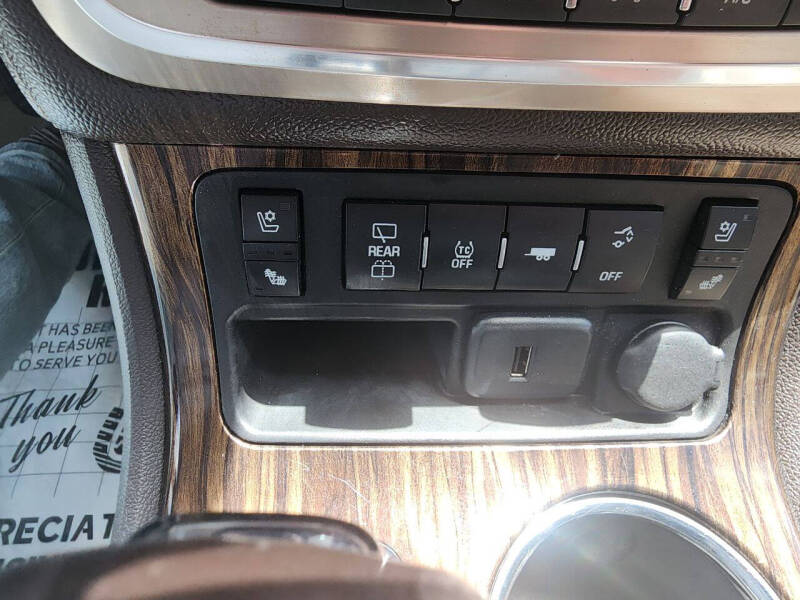 2016 GMC Acadia Denali