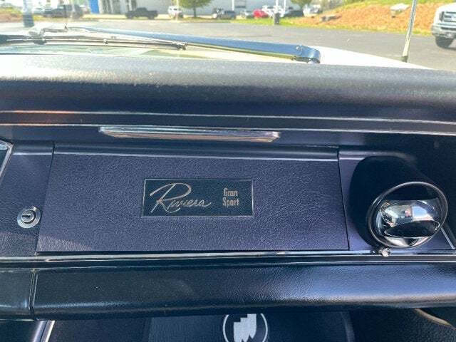1965 Buick Riviera 41
