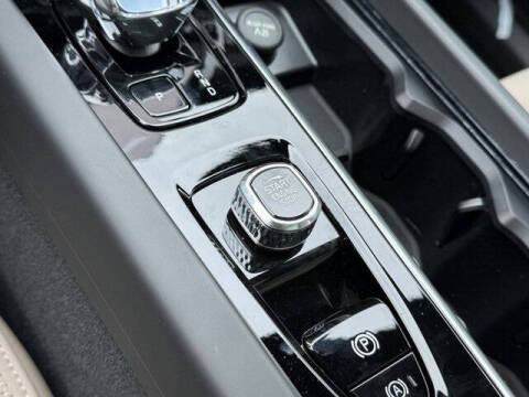 2026 Volvo XC60 T8 Plus