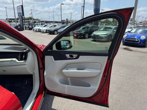 2024 Volvo XC60 B5 Ultimate Dark Theme