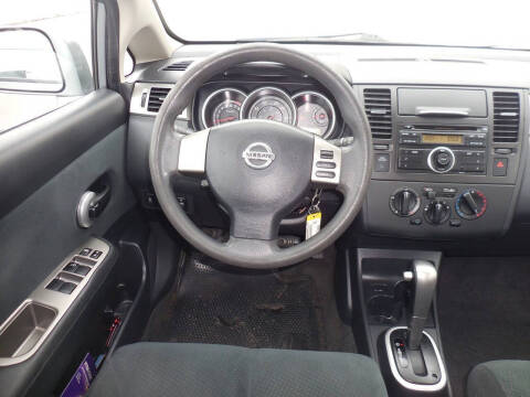 2011 Nissan Versa 1.8 S