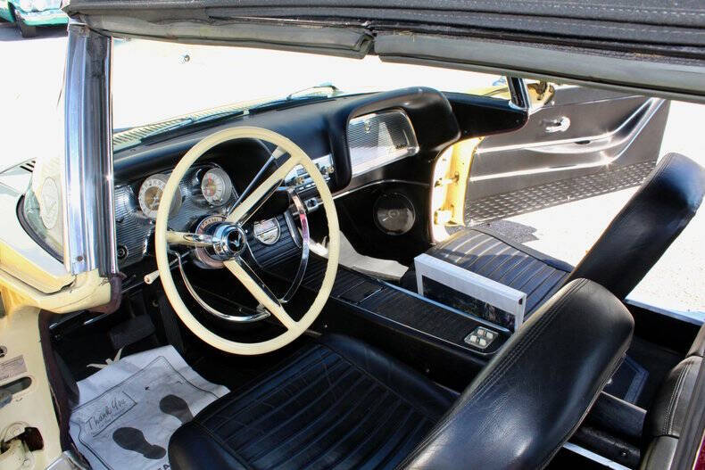 1959 Ford Thunderbird