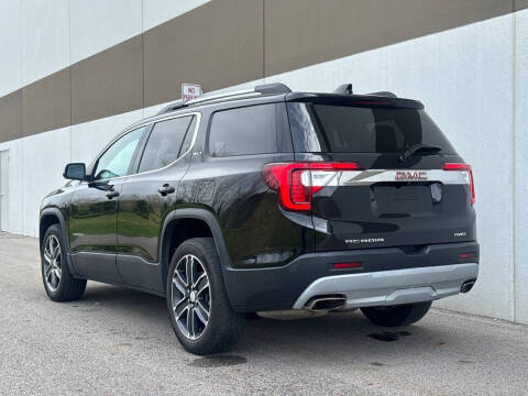 2023 GMC Acadia SLT
