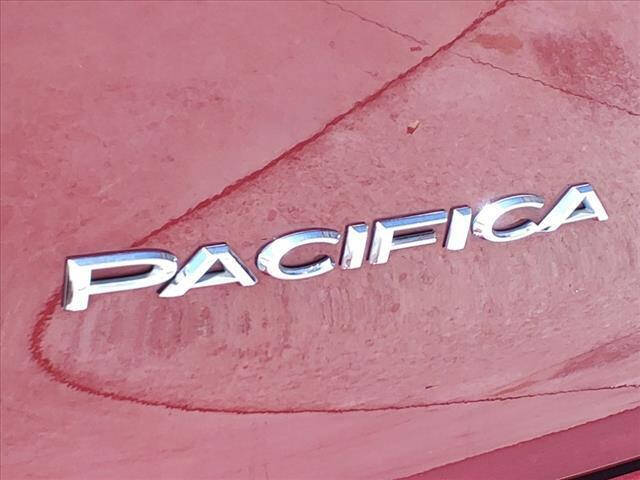 2021 CHRYSLER Pacifica Minivan - $22,397