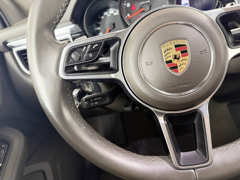 2017 Porsche Macan