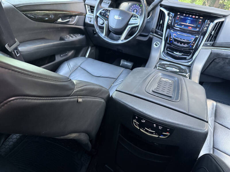 2017 Cadillac Escalade ESV Platinum