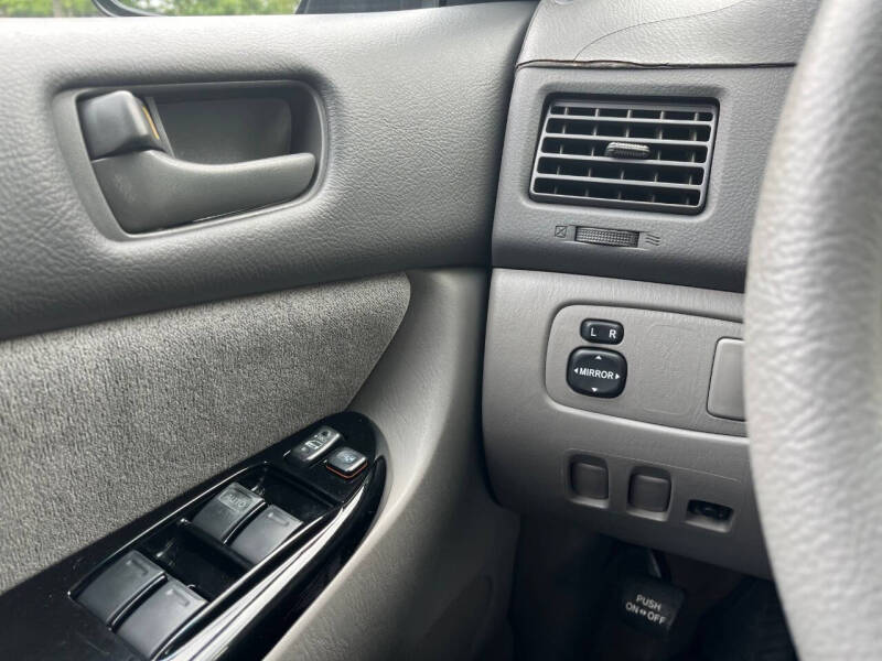 2005 Toyota Sienna CE 8 Passenger