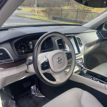 2019 Volvo XC90 T6 Momentum