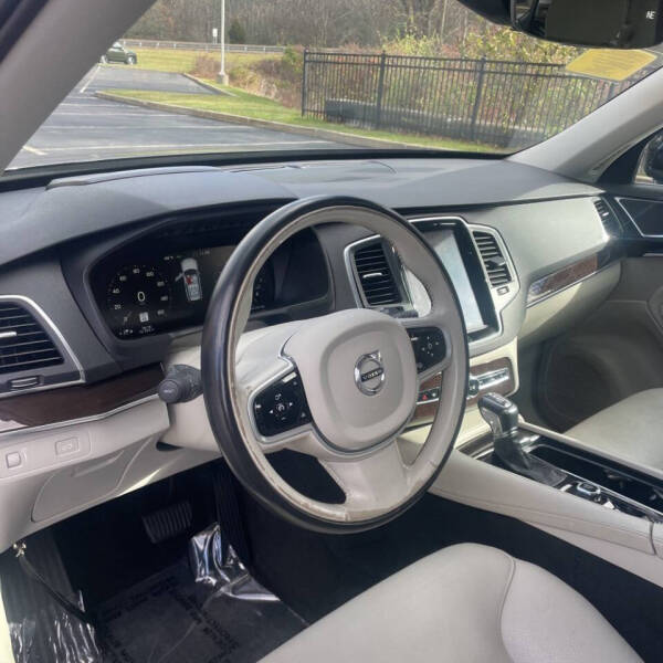 2019 Volvo XC90 T6 Momentum