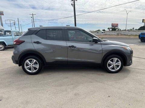 2024 Nissan Kicks S