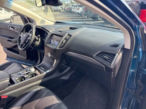2020 Ford Edge Titanium