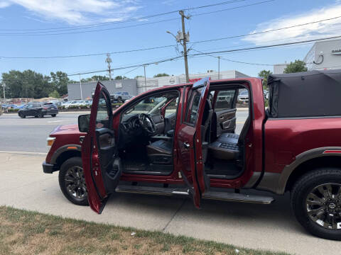 2017 Nissan Titan Platinum Reserve