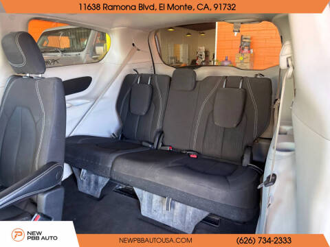 2022 Chrysler Voyager LX